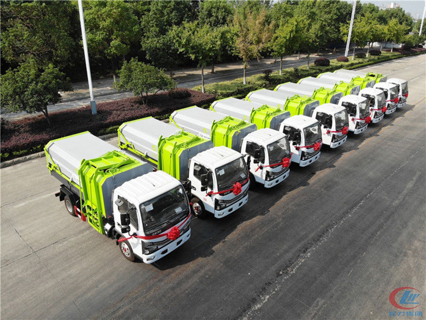程力集團國六新款東風小多利卡D6自裝卸垃圾車批量發車
