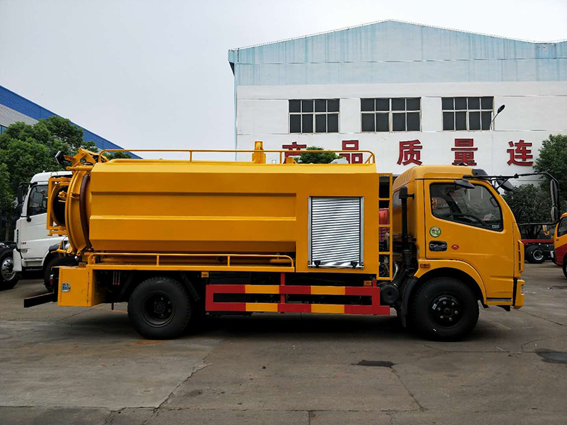 程力東風多利卡清洗吸污車