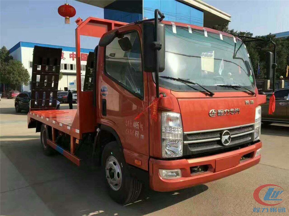 程力集團(tuán)凱馬藍(lán)牌平板運(yùn)輸車(chē)側(cè)面圖